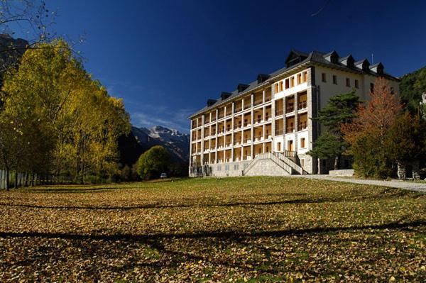 La Casa De Pineta Hostel Bielsa Exterior photo